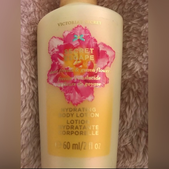 Victoria’s Secret Authentic Secret Escape lotion purse travel size 60 ml 2 oz - Picture 3 of 4